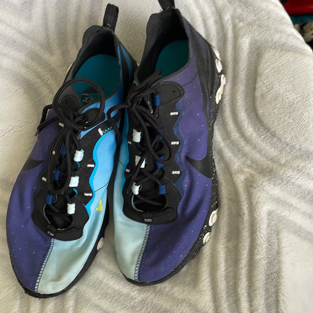 Nike React Element Size 9 - image 1